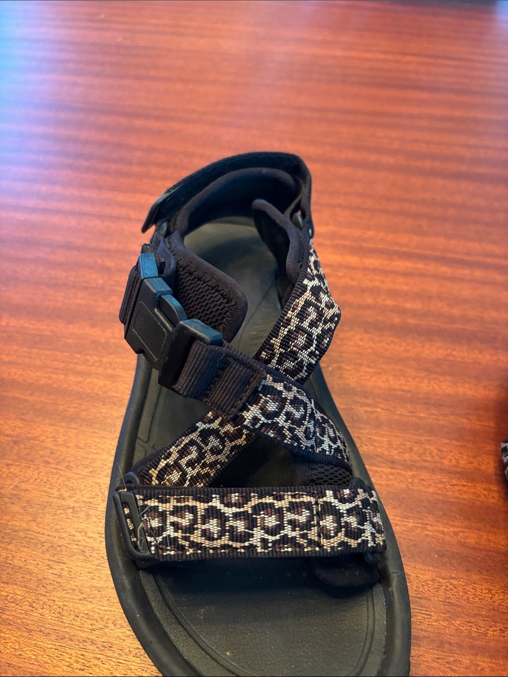 Womens leopard tevas - Picture 8 of 8